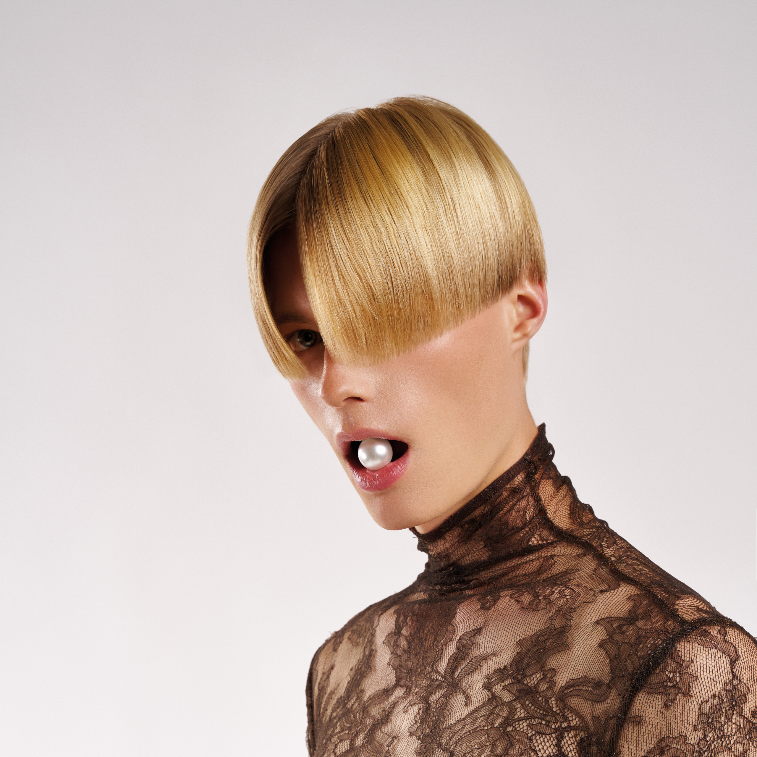 art-hair-studios-my-mystique-biondo-caschetto-uomo icona taglio collezione My Mystique